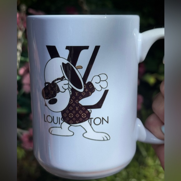 HANDCRAFTED Snoopy Fashion-Inspired Mug NEW - Picture 2 of 3